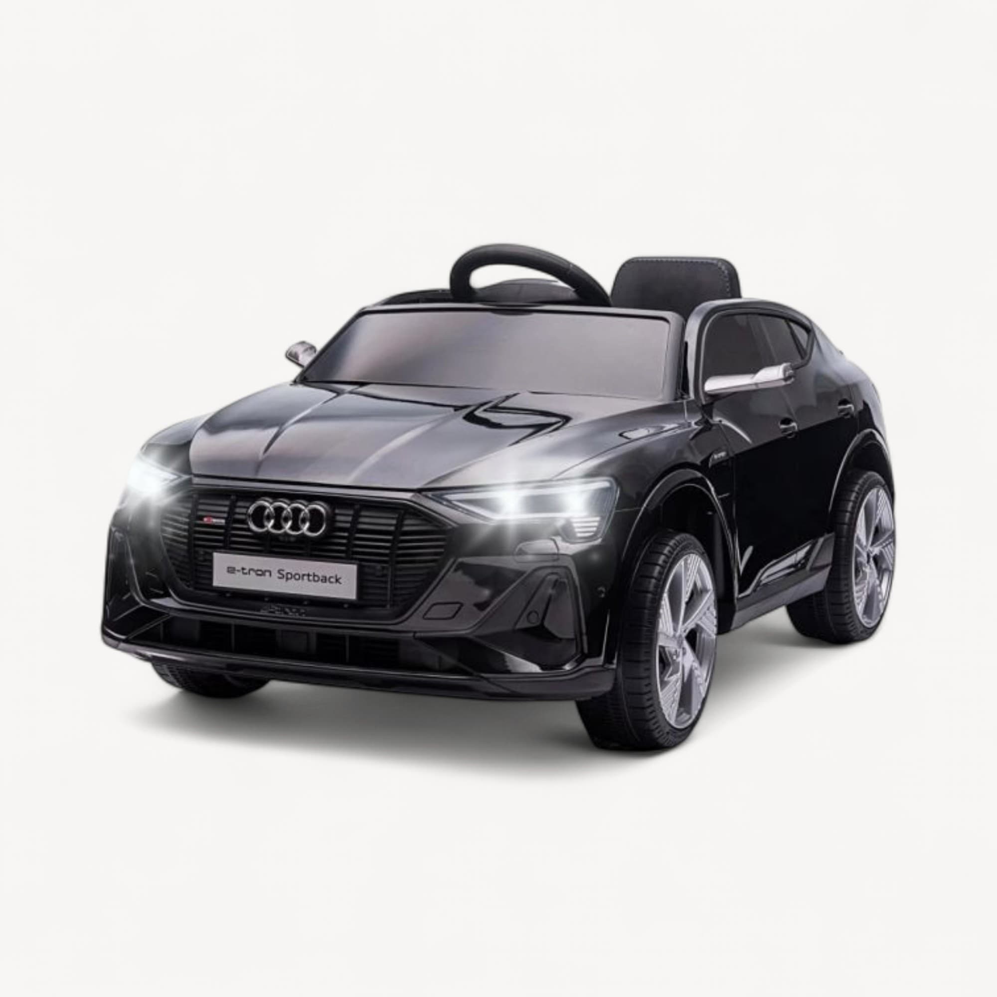 Audi e-tron Sportback — dečiji auto na akumulator