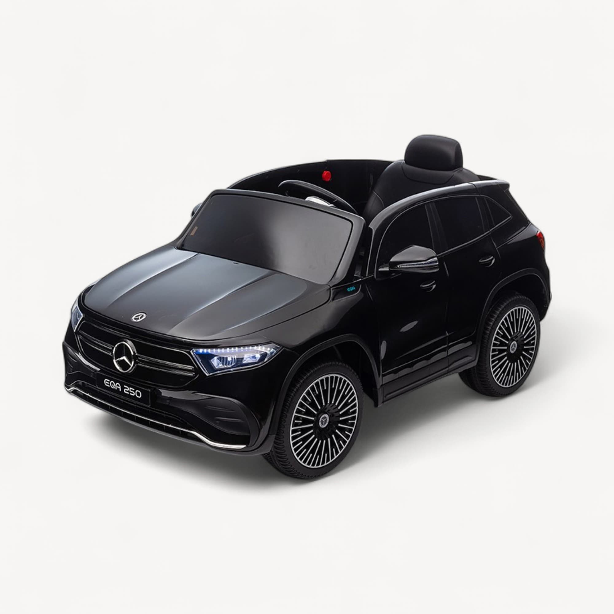Mercedes EQA — dečiji auto na akumulator