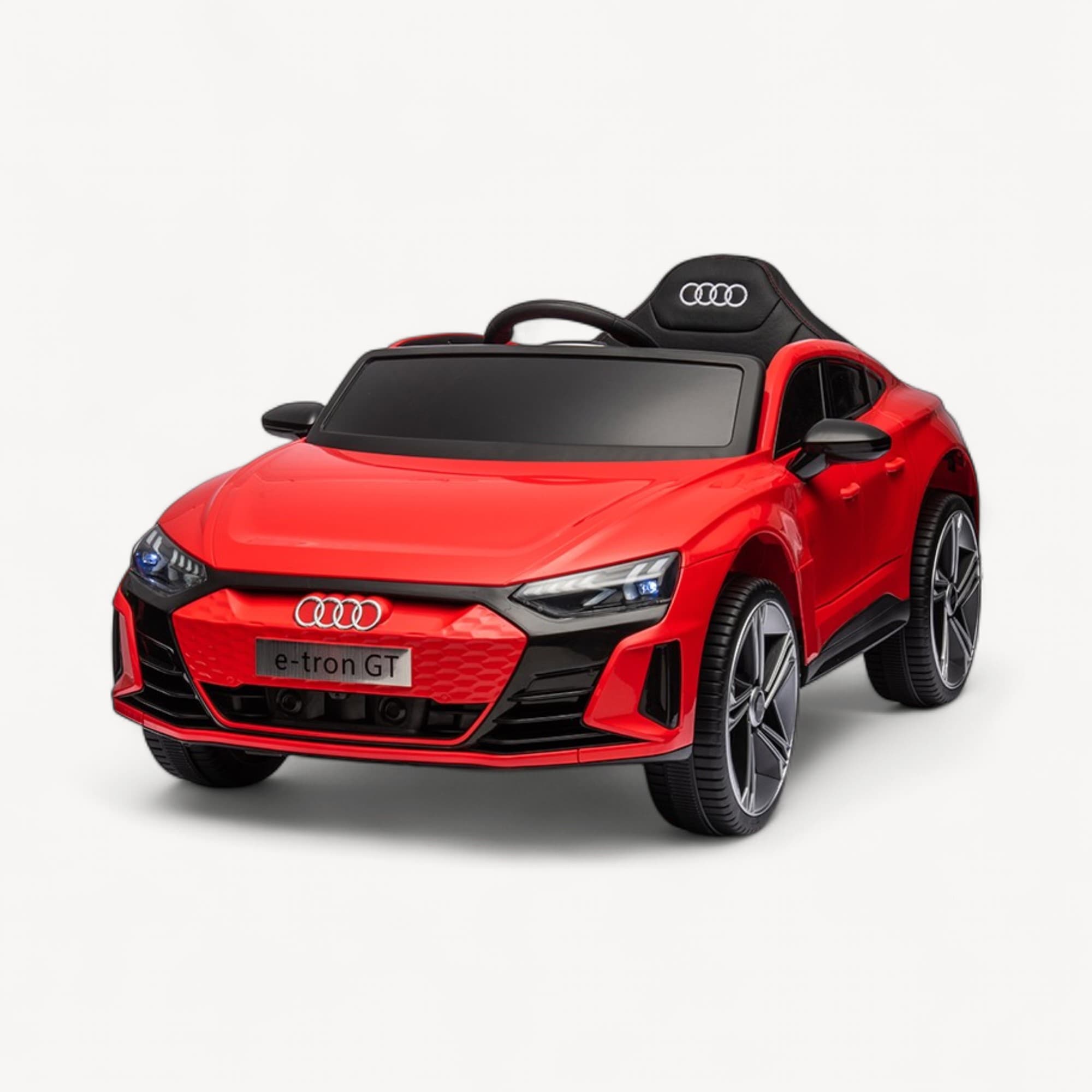 Audi RS e-tron GT — dečiji auto na akumulator