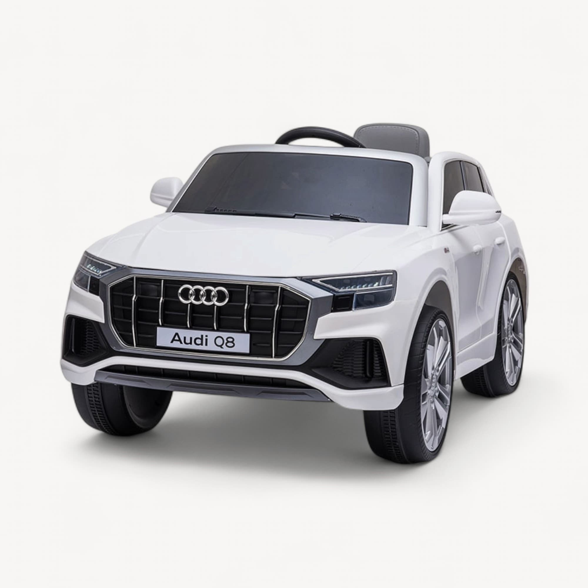 Audi Q8 — dečiji auto na akumulator
